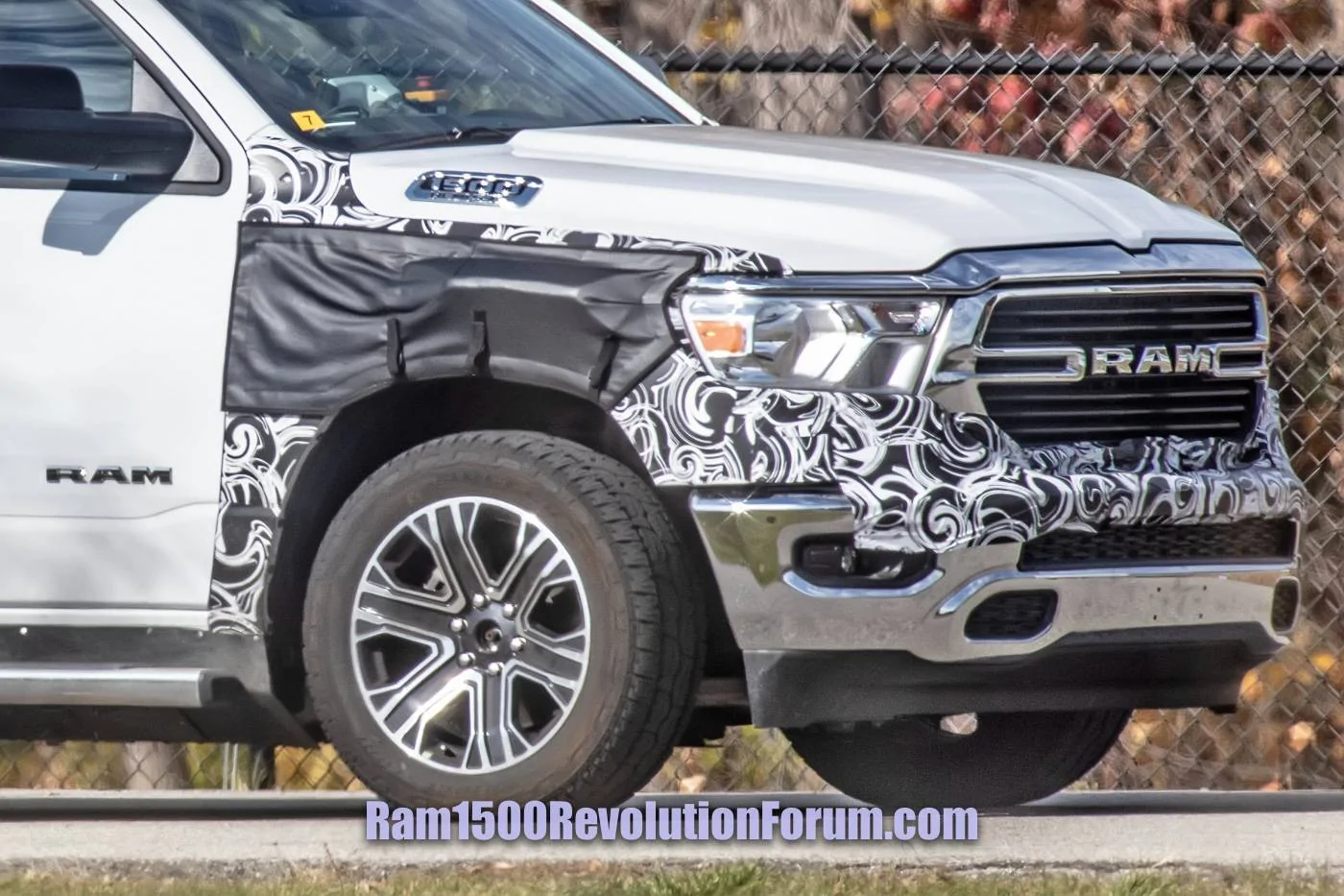 Ram 1500 REV 📸 Ram 1500 Revolution EV Pickup Mule Spied Benchmarking F-150 Lightning, Hummer EV, Rivian R1T ram1500-revolution-ev-electric-pickup-mule-benchmarking-5