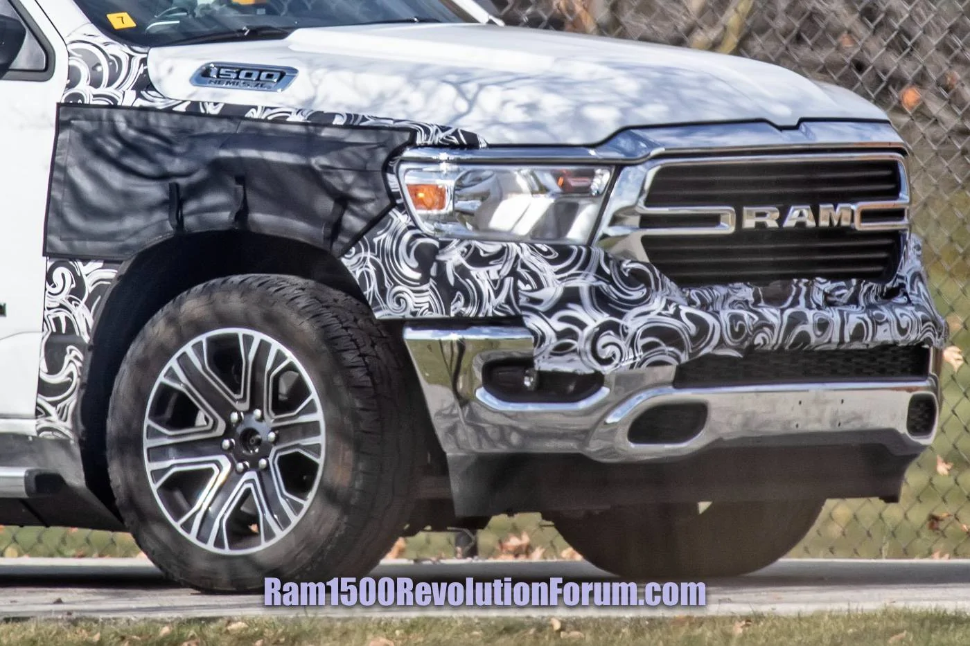 Ram 1500 REV 📸 Ram 1500 Revolution EV Pickup Mule Spied Benchmarking F-150 Lightning, Hummer EV, Rivian R1T ram1500-revolution-ev-electric-pickup-mule-benchmarking-6