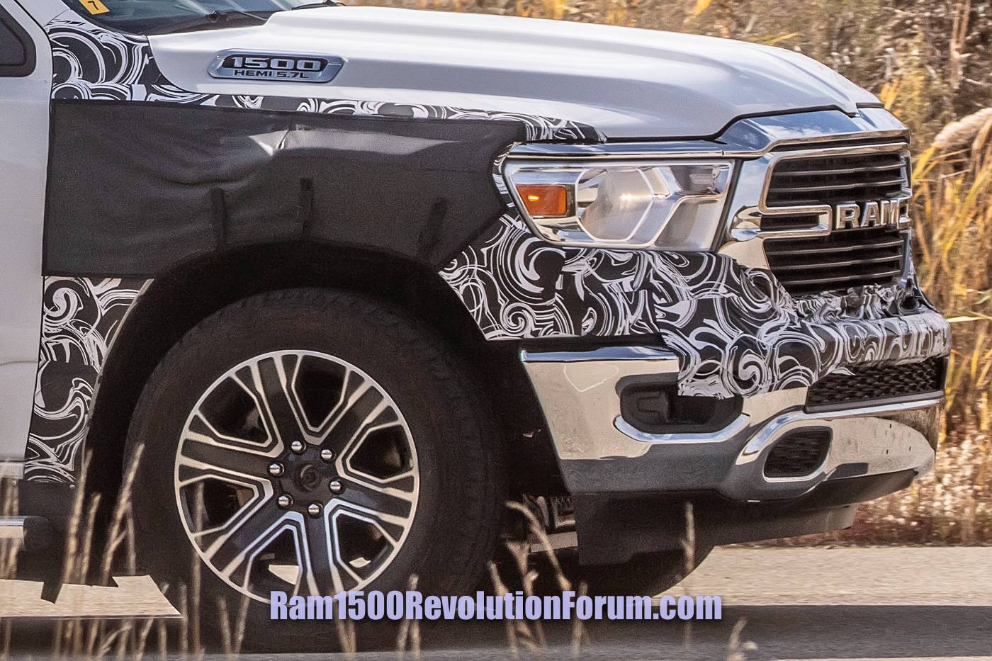 Ram 1500 REV 📸 Ram 1500 Revolution EV Pickup Mule Spied Benchmarking F-150 Lightning, Hummer EV, Rivian R1T ram1500-revolution-ev-electric-pickup-mule-benchmarking-11