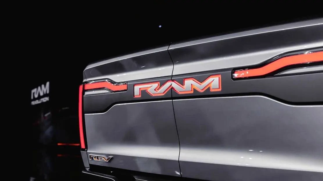 Ram 1500 REV 2024 Ram 1500 Revolution EV Truck Concept Official Reveal! ⚡️🐏 Ram-1500-Revolution-EV-pickup-truck-concept-reveal-9 Larg