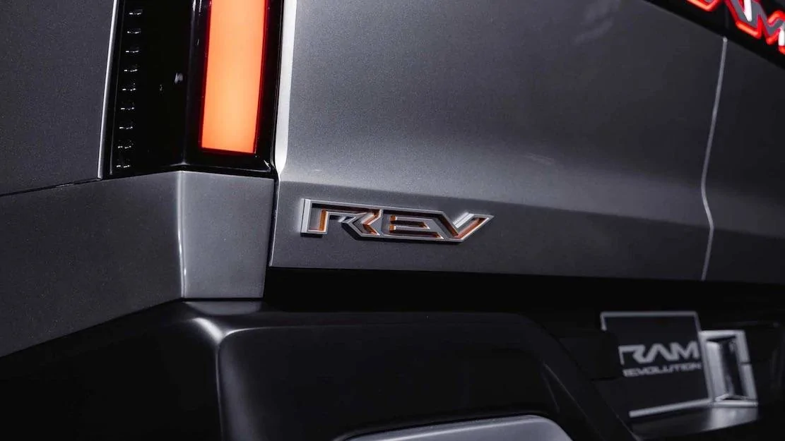 Ram 1500 REV 2024 Ram 1500 Revolution EV Truck Concept Official Reveal! ⚡️🐏 Ram-1500-Revolution-EV-pickup-truck-concept-reveal-11 Larg