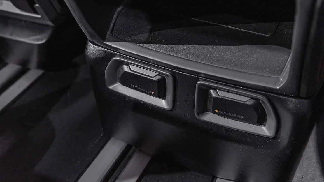 Ram 1500 REV 2024 Ram 1500 Revolution EV Truck Concept Official Reveal! ⚡️🐏 Ram-1500-Revolution-EV-pickup-truck-concept-reveal-57 Larg